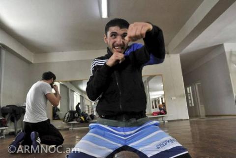 Боксер Карен Тонаканян потерпел поражение