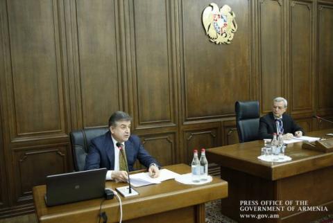 Премьер-министр Армении Карен Карапетян ожидает конструктивные обсуждения исполнения бюджета на 2016 год