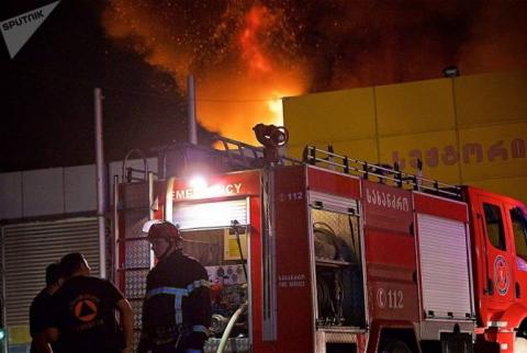 "Элиава" в огне: крупный пожар в Тбилиси