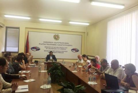 Հայաստանում քննարկվում են ժամկետանց պեստիցիդների պաշարների ոչնչացման հնարավոր եղանակները