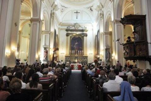قداس للكنيسة الأرمنية في مدينة ازمير بتركيا بعد انقطاع 95 سنة