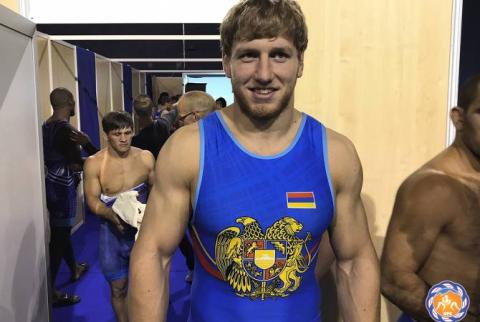 Борцы греко-римского стиля вступают в состязания на первенстве мира 