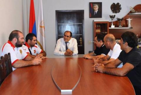 Նախարար Ռոստոմյանն ընդունել է աշխարհի առաջնության բրոնզե մեդալակիրներ Գեորգի Կետոևին և Լևան Բերիանիձեին