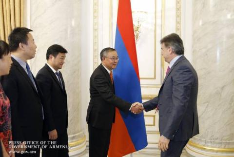 Armenian PM holds meeting with China’s AVIC International executive 