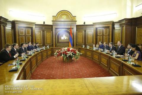 Armenian PM, Russian trade & industry official discuss enhancement of cooperation 