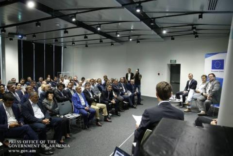 رئيس الوزراء كارن كارابيتيان يشترك في افتتاح مؤتمر -جدول أعمال أرمينيا الرقمية-