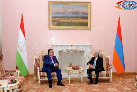 President Sargsyan congratulates President of Tajikistan on Independence Day