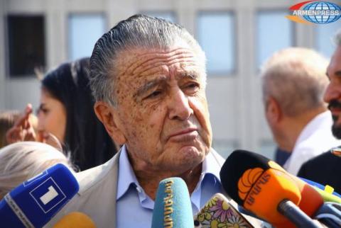 Eduardo Eurnekian bestowed with National Hero title