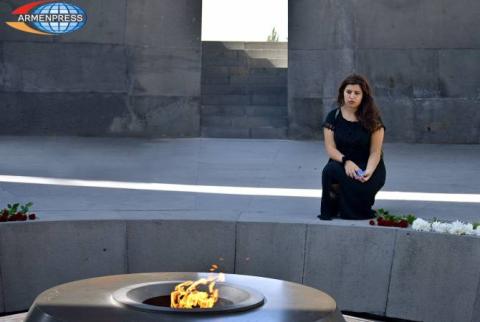 ديلارا أتيش من تركيا تعود إلى جذورها وتزور صرح تسيتسرناكابيرد التذكاري للإبادة الجماعية الأرمنية -أرمنبريس أجرت مقابلة خاصة معها، صور-