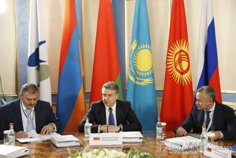 Armenian Premier participates in Eurasian Intergovernmental Council meeting