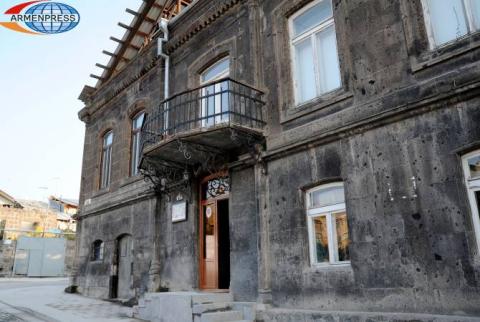 Գյումրու Վարպետաց փողոցում զգացվում է Մհեր Մկրտչյանի շունչը 