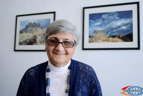 «Այրված կենդանակերպ» գիրքը մեկ ընտանիքի միջոցով ներկայացնում է ողջ հայ ժողովրդի պատմությունը