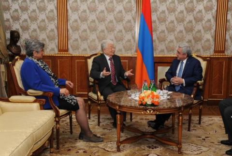 President Sargsyan receives renowned scientists Yuri Oganessian and Ani Aprahamian