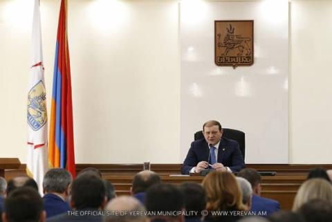 Տարոն Մարգարյան հորդորել է Երևանի ամանորյա ձևավորման հարցում ցուցաբերել միասնական մոտեցում