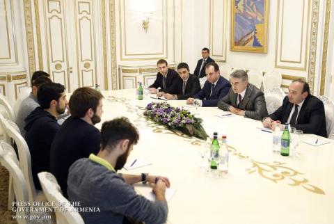 Տարկետում լինելու է, և օրենքի նախագիծը հենց դրա մասին է. Վիգեն Սարգսյանը՝ տարկետումը սահմանափակող օրենքի դեմ հանդես եկող ուսանողներին 
