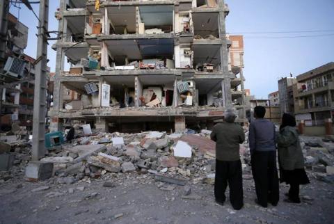 СМИ уточнили число пострадавших от землетрясения в Иране