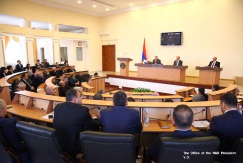 Бако Саакян принял участие в пленарном заседании Национального собрания