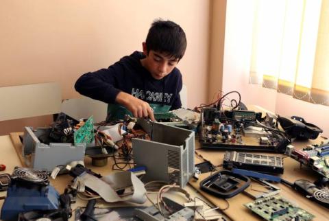 Ucom to keep on supporting “Armath” engineering laboratory in the border Nerkin Karmiraghbyur rural community