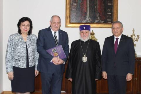 ՀՀ սփյուռքի նախարարը, Կիպրոսի նախագահի հանձնակատարը և Հունաստանի ԱԳ փոխնախարարը հանդիպել են Գարեգին Բ կաթողիկոսի հետ