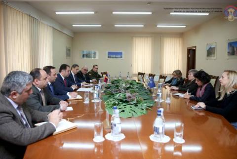 ՀՀ պաշտպանության նախարարն ընդունել է ՆԱՏՕ-ի գլխավոր քարտուղարի տեղակալին