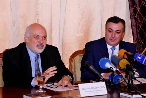 Օպերային թատրոնի 85-ամյակի կապակցությամբ հոբելյանական ձայնասկավառակ է թողարկվել