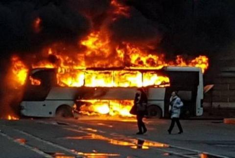 СМИ: в Грузии сгорел пассажирский автобус рейса Азербайджан - Турция
