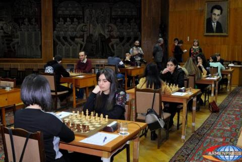 Հայաստանի շախմատի կանանց առաջնությունում երկիշխանություն է 