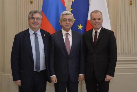 Sargsyan meets with French Parliament President in Paris