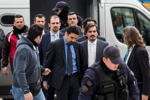 Греция отказывается экстрадировать сбежавших из Турции военнослужащих