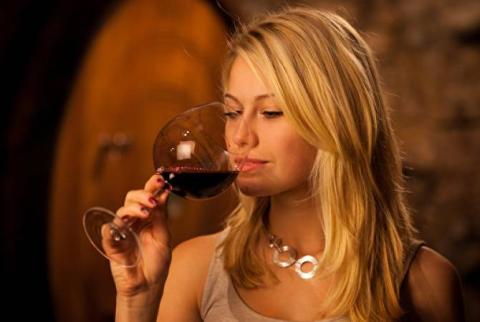 Low levels of alcohol intake beneficial for brain, scientists say