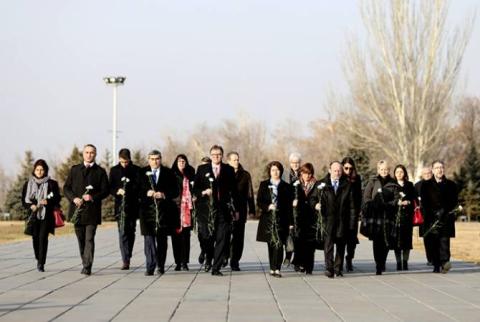 Շվեյցարիայի Ազգային խորհրդի նախագահը հարգանքի տուրք է մատուցել Հայոց ցեղասպանության զոհերի հիշատակին