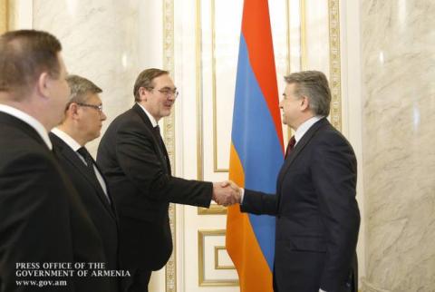 Armenian PM holds meeting with Russian Ambassador  