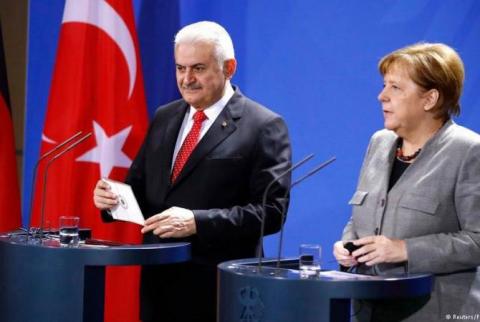 Chancellor Merkel urges Turkey to remain committed to principles of legal state