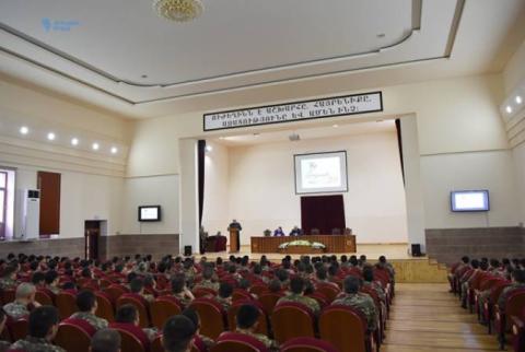Արցախյան շարժման մասնակիցները հանդիպել են ՊԲ զինծառայողների հետ