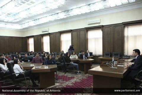 Шармазанов встретился с преподавателями и студентами АГПУ им. Х.Абовяна