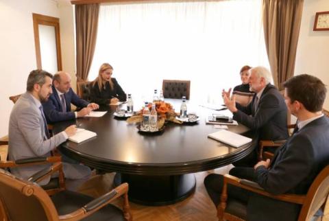 Armenia’s economy minister, Brussels Airlines executives discuss prospects of cooperation 