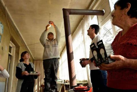 «Լուսավոր սահման»-ն էներգախնայող լամպերով լուսավորել է ՀՀ և Արցախի 19 գյուղերի տները