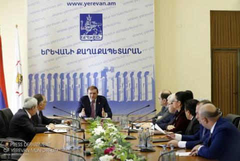 Երևանի քաղաքապետարանի վարչությունների պետերը Տարոն Մարգարյանին ներկայացրել են 2017թ. աշխատանքներն ու 2018թ. ծրագրերը