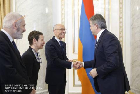 Карен Карапетян представил программу основания в Гюмри кулинарной школы