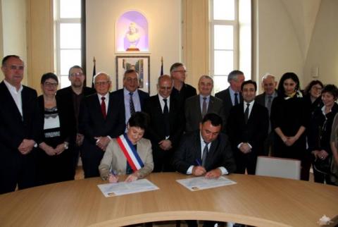 Friendship Declaration signed between Martuni city of Artsakh and Bourg-de-Péage city of France