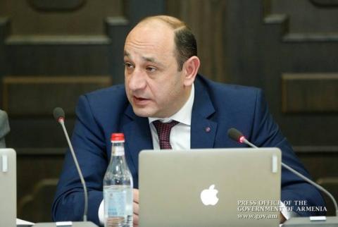 In case of Ruble fluctuations Armenian government to assist economic entities with its tools – acting minister Karayan