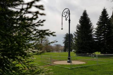 В Женеве открылся памятник «Фонари памяти», посвященный жертвам Геноцида армян – на открытии присутствовал Азнавур