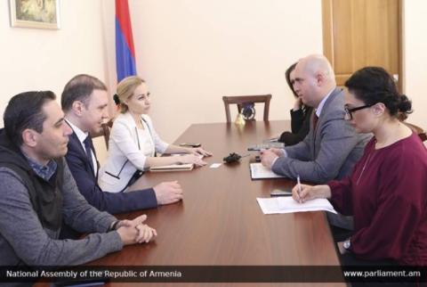 Армен Ашотян отметил важность активизации визитов в Арцах
