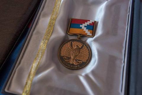 President of Artsakh posthumously awards soldier Alek Karapetyan with “Combat Service” medal