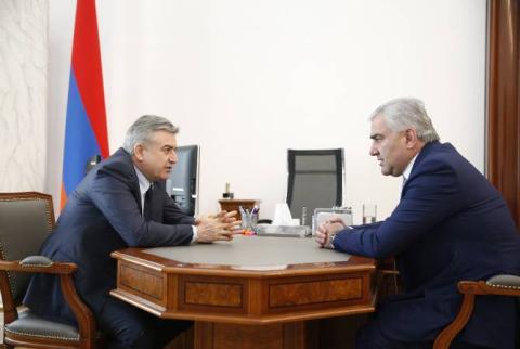 Acting PM Karen Karapetyan, business tycoon Samvel Karapetyan [no relation] discuss ongoing investment projects