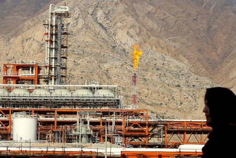 СМИ: Иран установил в апреле рекорд по экспорту нефти с начала реализации СВПД