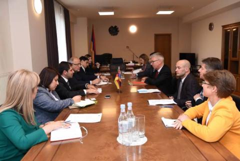 Նախարար Պապիկյանը ԳԴՀ պատվիրակության հետ հանդիպմանը կարևորել է  կառավարման ապակենտրոնացումը