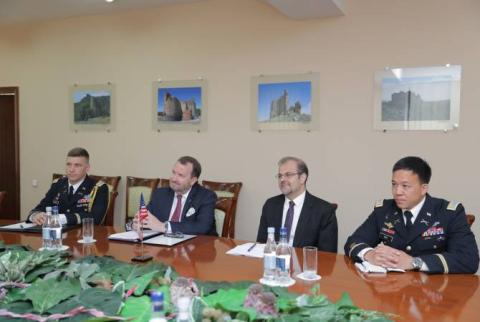 ՀՀ պաշտպանության նախարարությունում քննարկվել են հայ-ամերիկյան համագործակցության օրակարգային հարցեր 