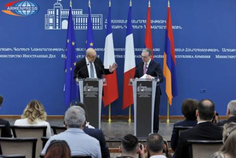 French FM denounces status quo, use of force in NK conflict settlement