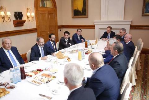 PM Pashinyan highlights constant development of Armenian-Georgian business ties